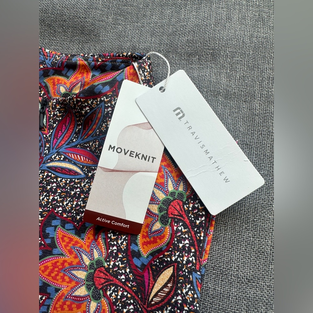 Women’s Travis Mathew Sunfire Movement Zip Golf Floral Tank Top - Picture 4 of 12